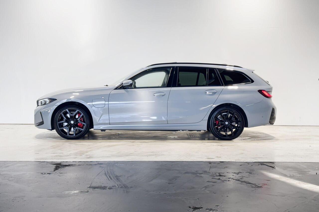 BMW 3-SERIE Touring 330e Innovation Pack M Sportpakket Pro Aut.