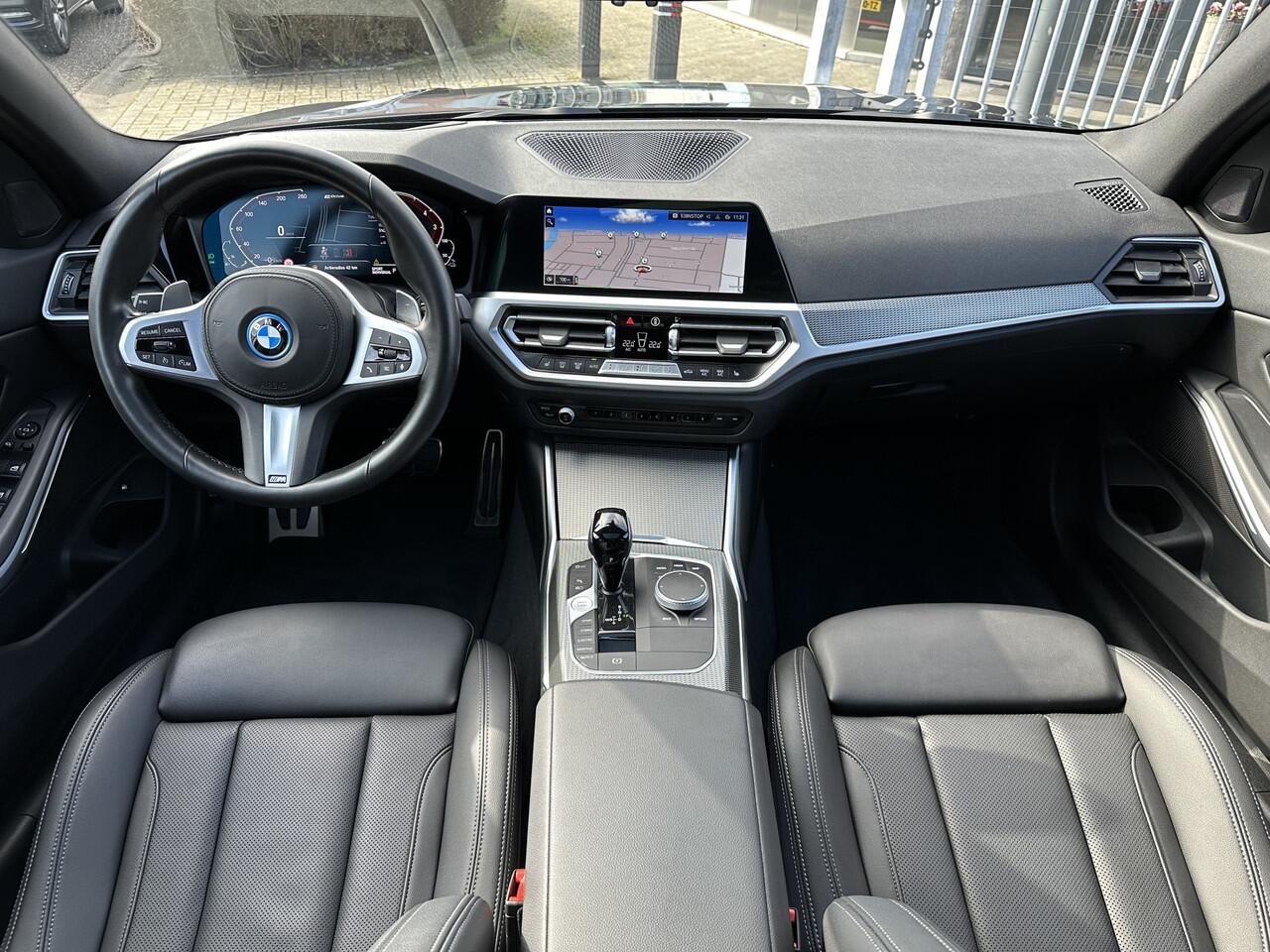 BMW 3-SERIE 330e M-sport Maxton Schuifdak | HUD | Laser | Leer | Keyless | Memory | Sportuitlaat |