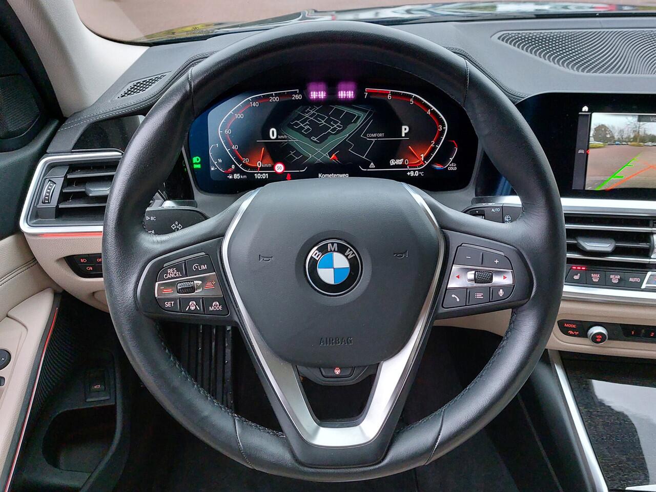 BMW 3-SERIE Touring 320i 184pk Automaat High Executive Individual | Origineel NL | Navi | Apple Carplay | Adap.Cruise | Leder+Verwarmd | Dodehoek+Rijstrooksensor | Pdc V+A+Assist+360 Camera | Privacy Glass