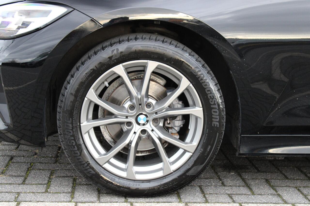 BMW 3-SERIE Touring 318i Executive Sport Line Automaat / Trekhaak / Sportstoelen / Comfort Access / Live Cockpit Professional / Stoelverwarming