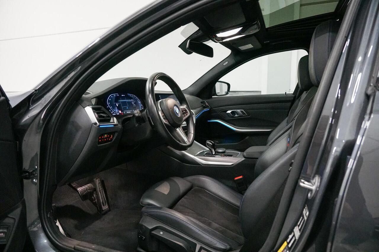 BMW 3-SERIE Touring 330e M-Sport | Panoramadak | Hifi | DAB