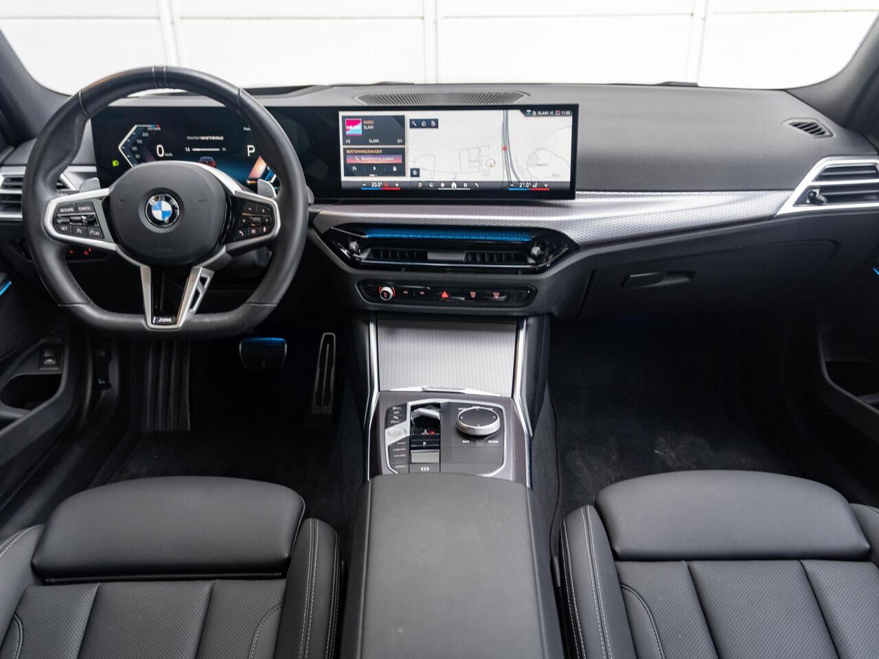 BMW 3-SERIE Touring 320i | M Sportpakket Pro | Innovation Pack | Comfort Access | Stoelverwarming | Panoramadak | Trekhaak