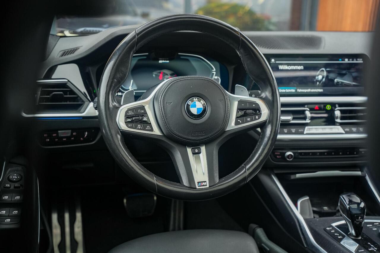 BMW 3-SERIE Touring 330e High Executive M Sport Panodak Harman Kardon HUD Leer Alcantara