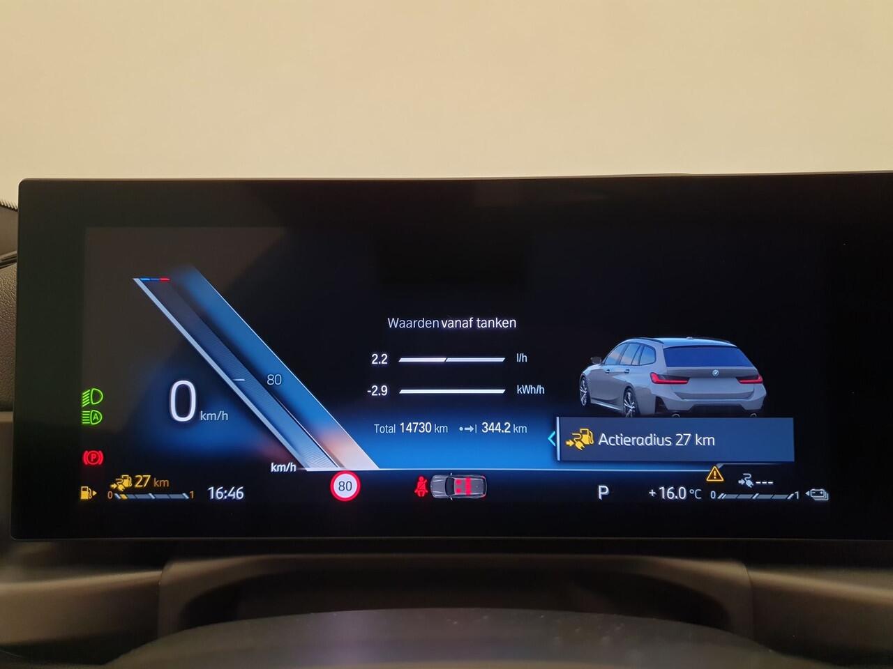 BMW 3-SERIE Touring 330e M-Sport Wegklapbare trekhaak, Panoramadak, ACC