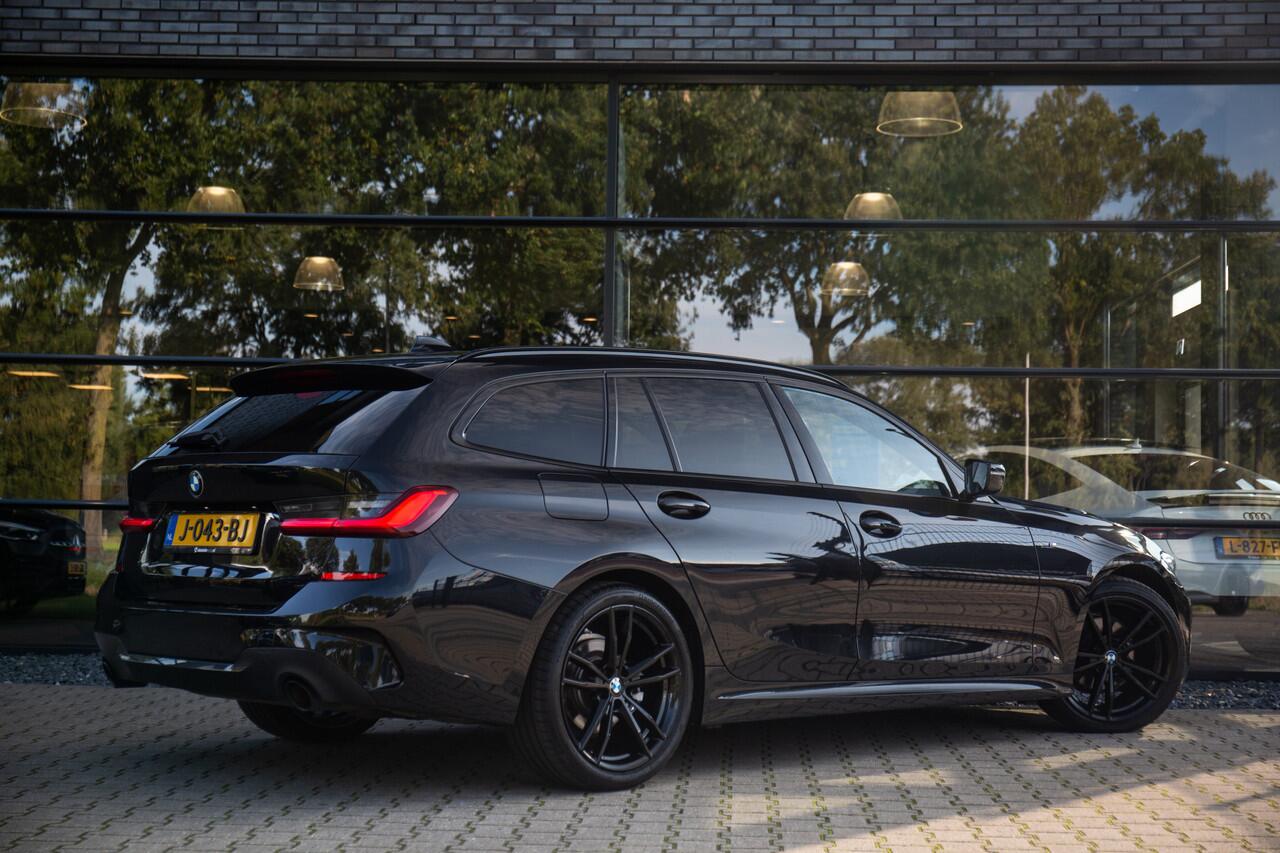 BMW 3-SERIE Touring 320i High Executive Edition M-Sport , Panoramadak, Leer, Harman/Kardon,