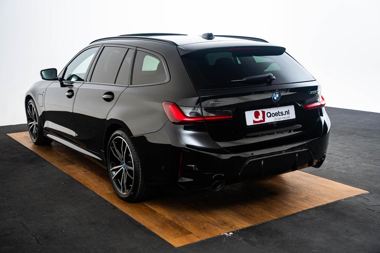 BMW 3-SERIE Touring 330e xDrive M Sport Pro - Panoramadak - Parking/Driving Assistant - Hifi - Active Cruise Control - Comfort Access - Elektrisch verwarmde/verstelbare stoelen - Getinte ruiten - Zonneschermen -