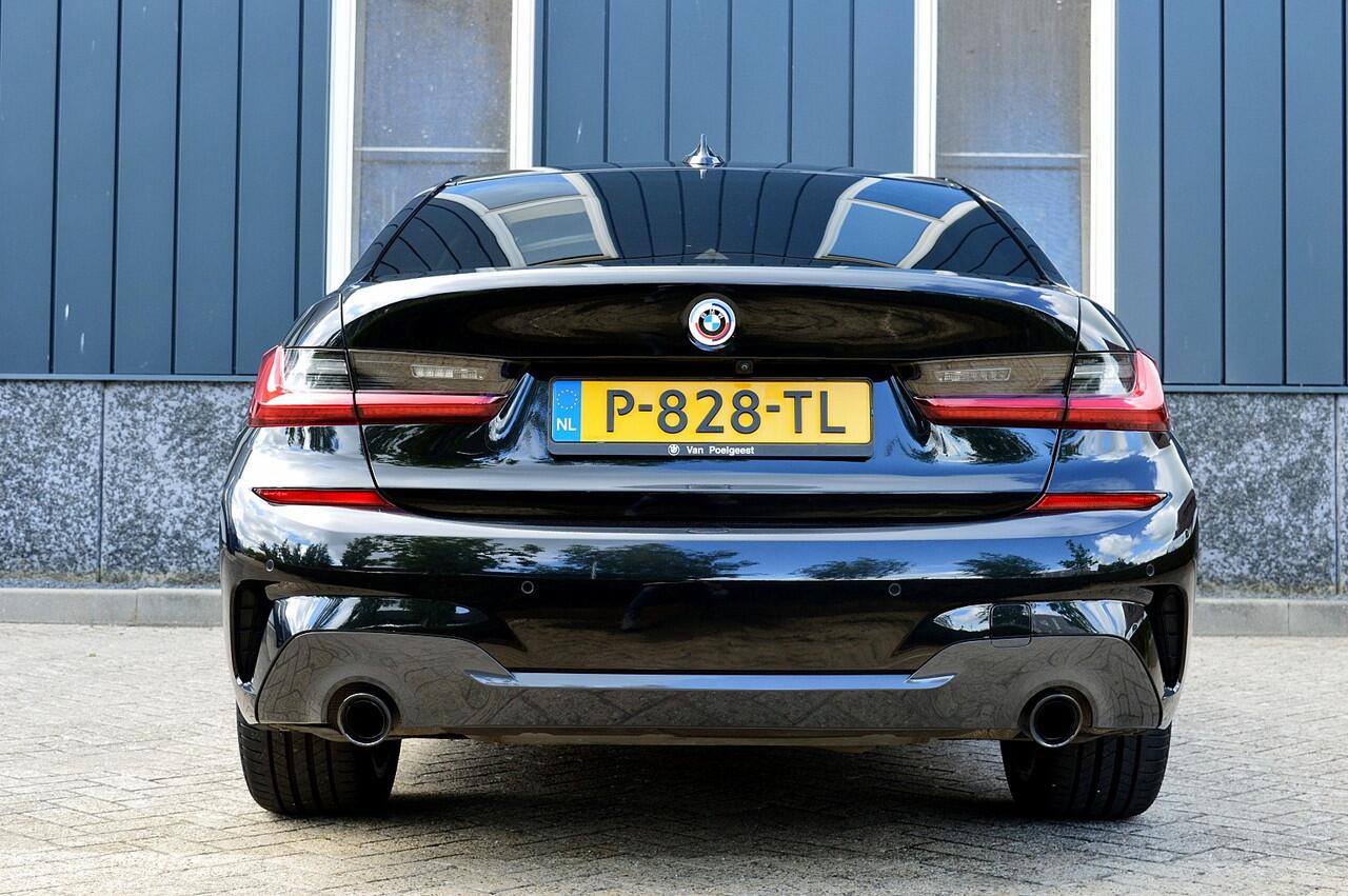BMW 3-SERIE 320i M-Sport Business Edition Plus Rijklaarprijs-Garantie Leder Led Camera Navigatie 50 Jahre Edition