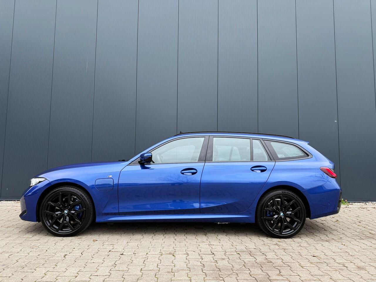 BMW 3-SERIE Touring 330e xDrive M-sport pano tr.hk H&K 19 inch