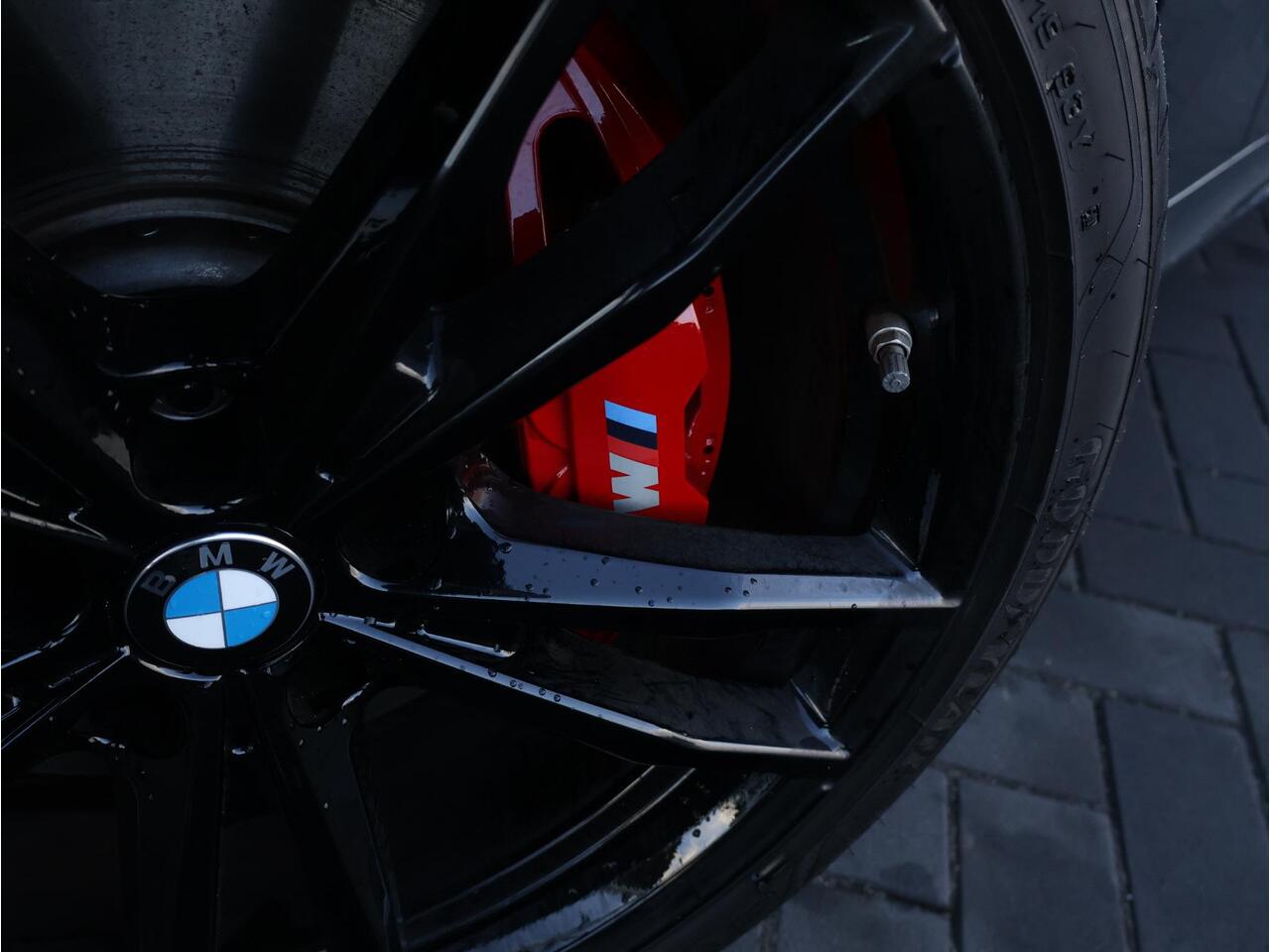 BMW 3-SERIE Touring 320e M Sportpakket Pro/ Stuurwielrand verwarmd/ Elektrische Trekhaak/ Achteruitrijcamera/ Panoramadak/ HiFi/ Stoelverwarming