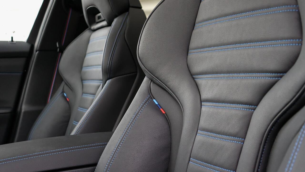 BMW 3-SERIE Touring 330e xDrive M-Sport Pro | Harman/Kardon | Head-up | Panoramadak | Trekhaak | M Sportstoelen | Memory | Comfort Access