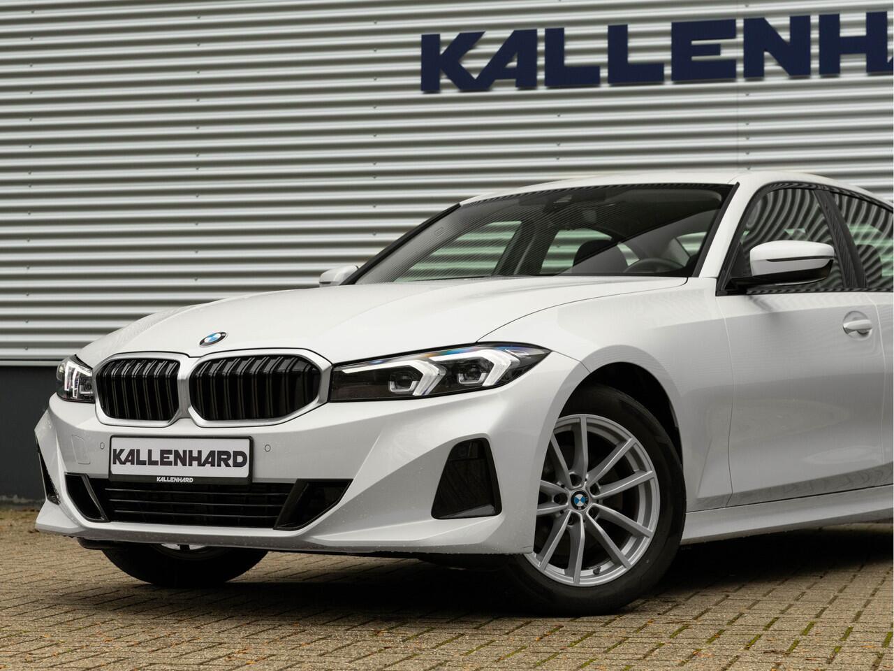 BMW 3-SERIE 320d - Sportstoelen - Trekhaak - 1-Hand - Navigatie - Bluetooth