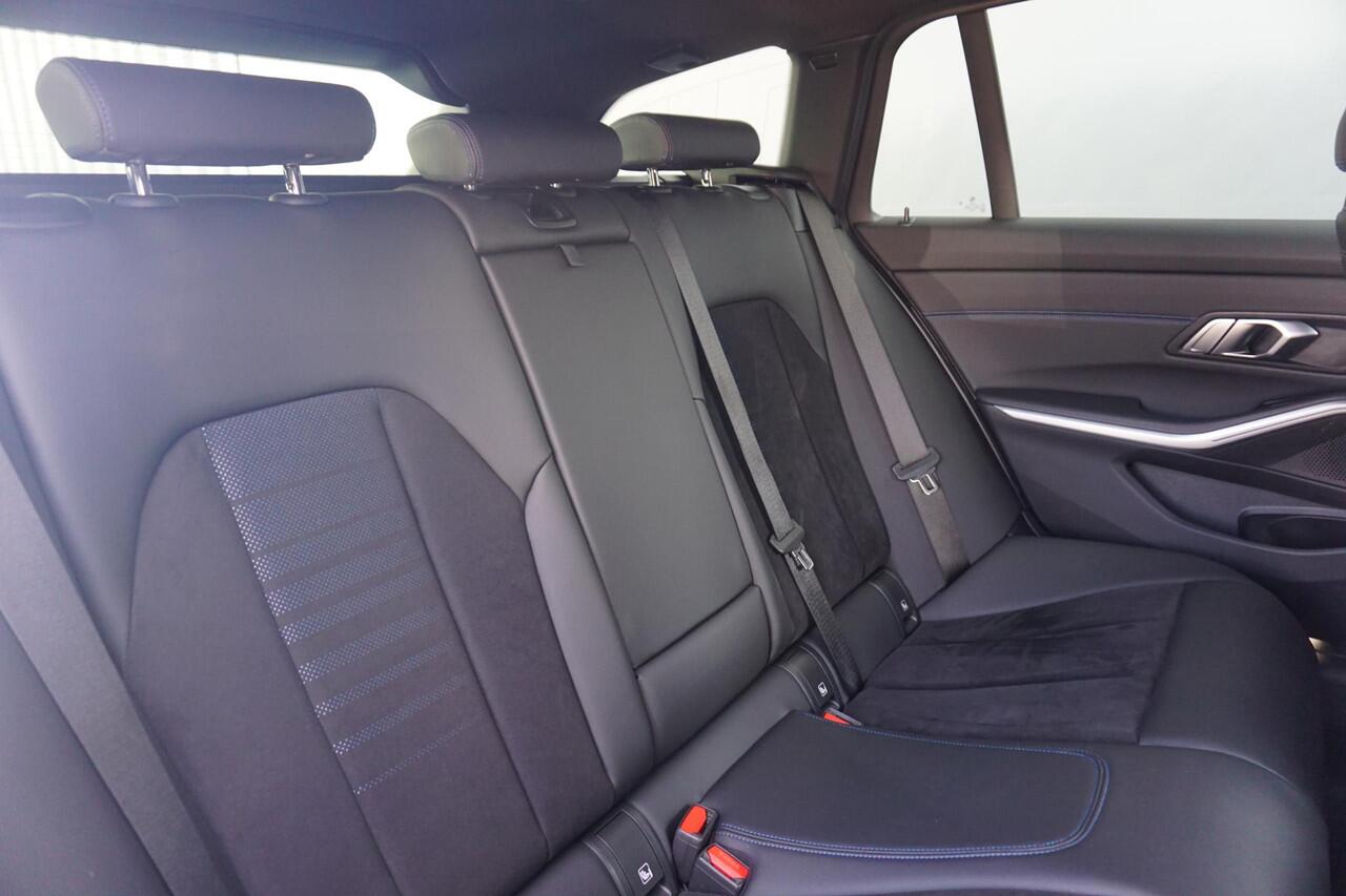 BMW 3-SERIE Touring 330e M Sportpakket 19'' / Laserlight / Head-Up Display / Koplampen Shadow Line