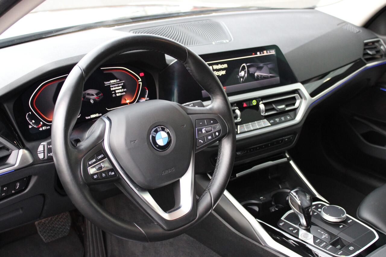 BMW 3-SERIE Touring 318i Executive Sport Line Automaat / Trekhaak / Sportstoelen / Comfort Access / Live Cockpit Professional / Stoelverwarming