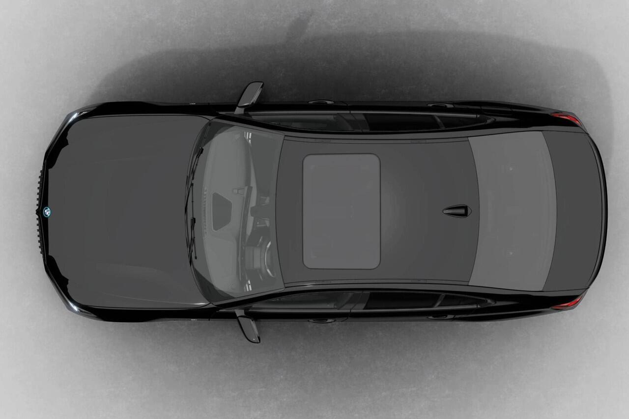 BMW 3-SERIE Sedan 330e | M Sport Pro | Comfort Pack | Active Cruise Control | Elektrisch bediend glazen schuif-/kanteldak