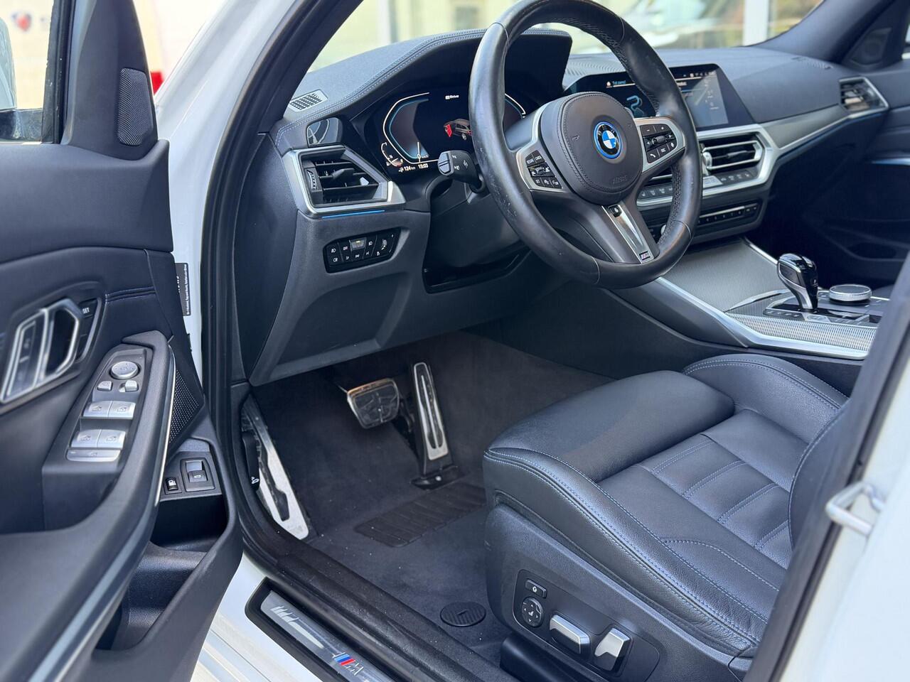 BMW 3-SERIE Touring 320e xDrive High Ex M-Sport|SOH92%|Pano|Laser|M-seats|Memory|CoPilot|HiFi|HUD|Trekhaak