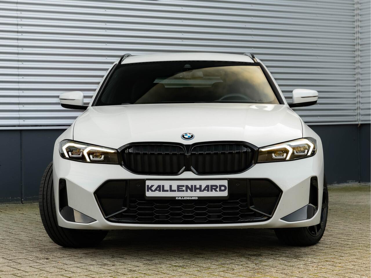 BMW 3-SERIE Touring 330e xDrive - M-Sport - LCI 2 - Memoryzetel - Head-up - Driving + Parking Ass