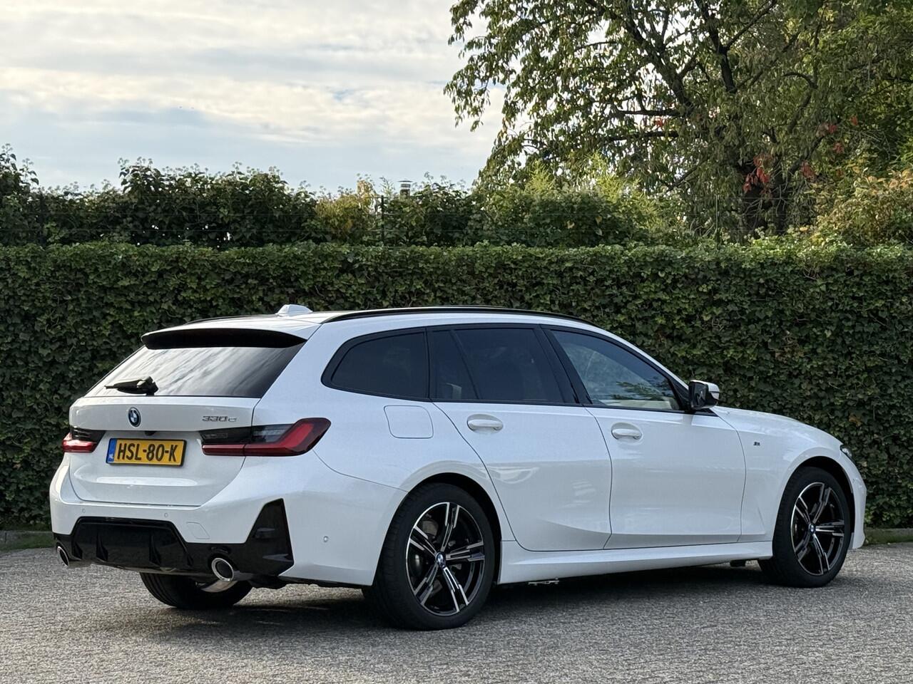 BMW 3-SERIE Touring 330e | NW Model | M-Sport | 18'' | Panorama | Elek. Trekhaak | Camera | HiFi
