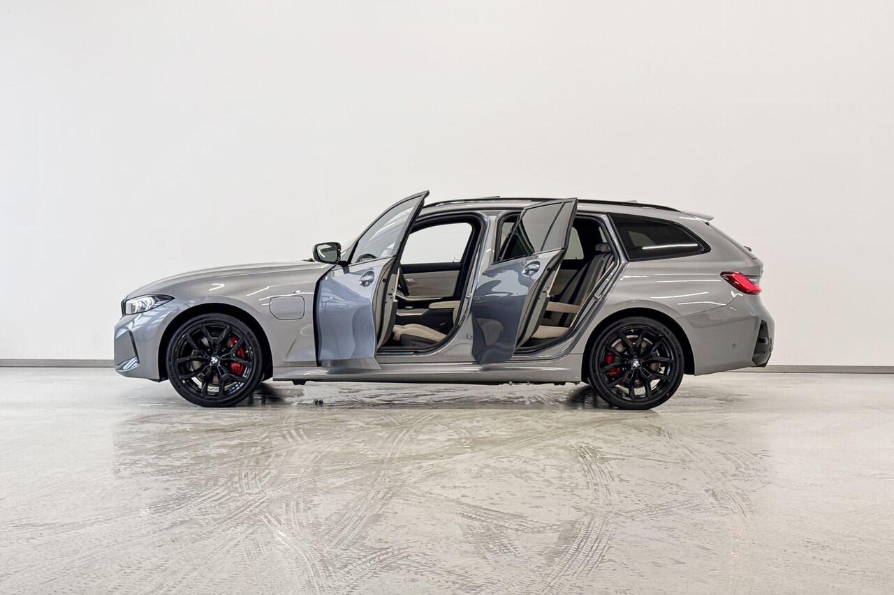 BMW 3-SERIE Touring 330e xDrive Innovation Pack M Sportpakket Pro Aut.