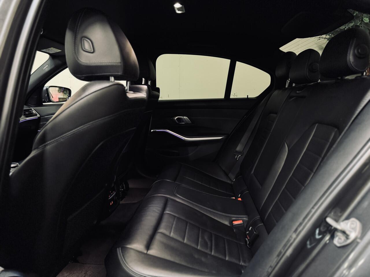 BMW 3-SERIE 320i High Ex. M-Sport ShadowLine | 19" | Leder | Trekhaak