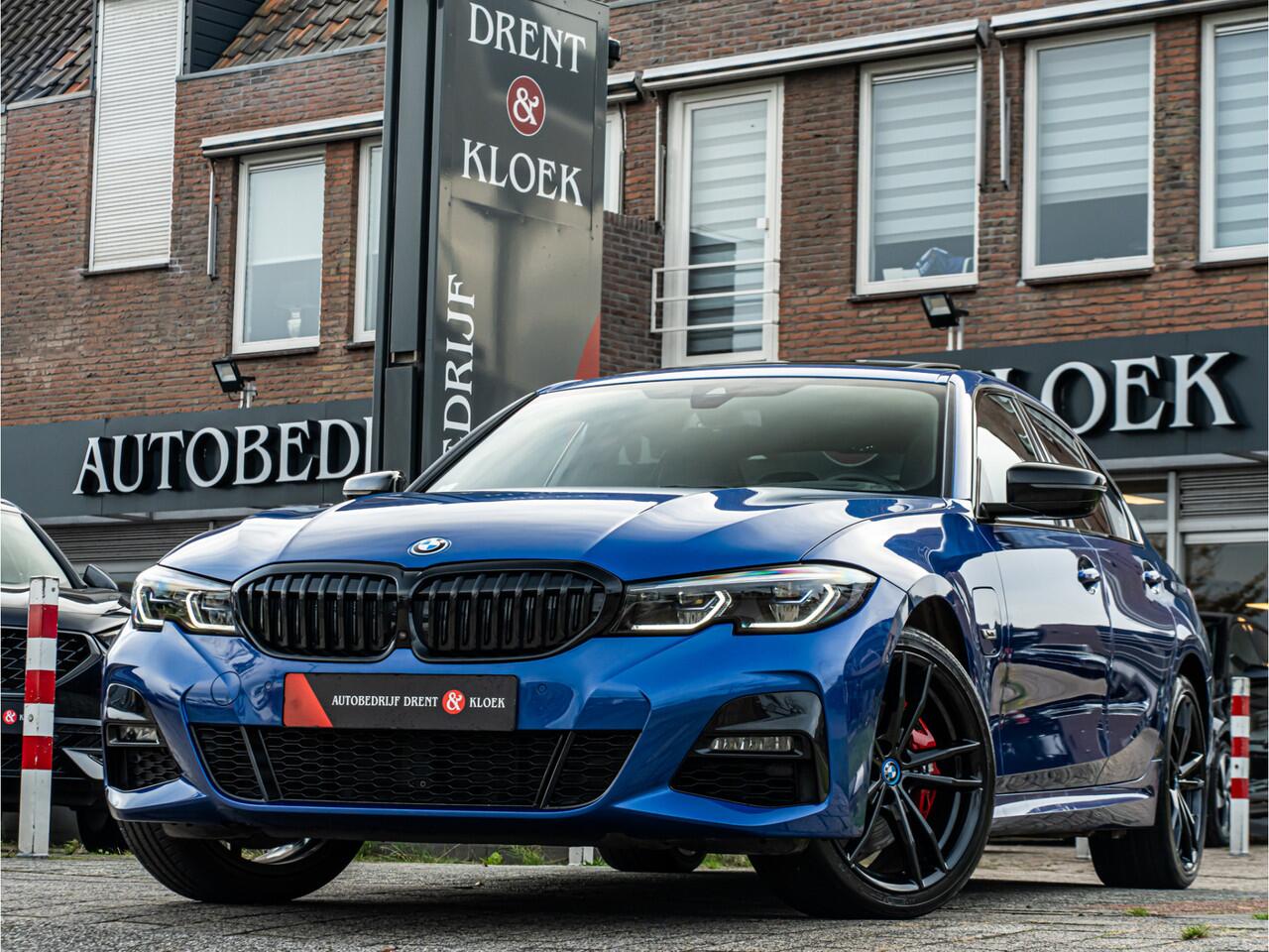 BMW 3-SERIE 330e xDrive High Exe M-Sport PANO LASER MEMORY STOEL 360 CAMERA HUD TREKHAAK BOMVOL!!!