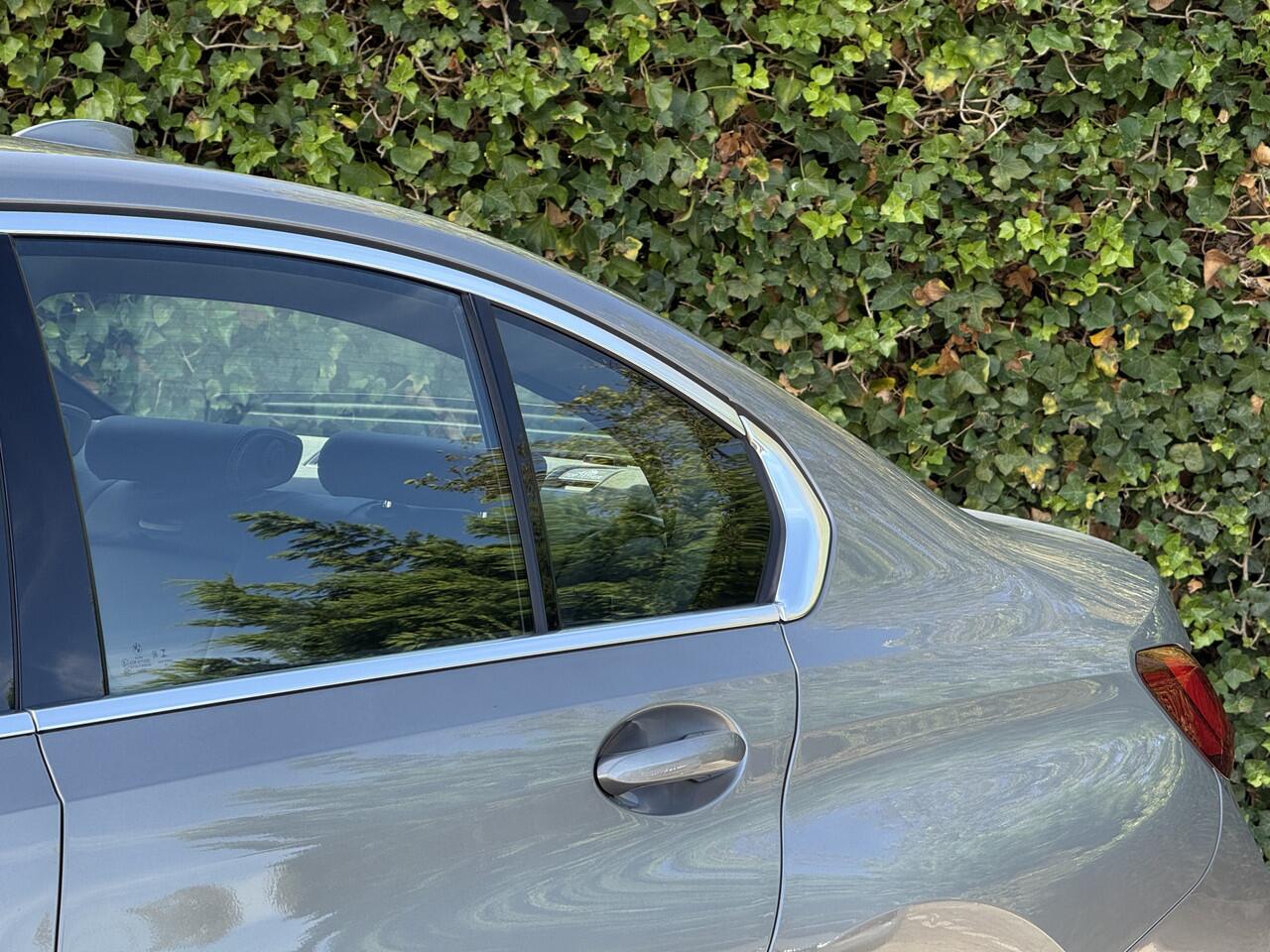 BMW 3-SERIE Sedan 318i | Business Ed. | Luxury Line | Camera | 18'' | Stoelverw. | HiFi