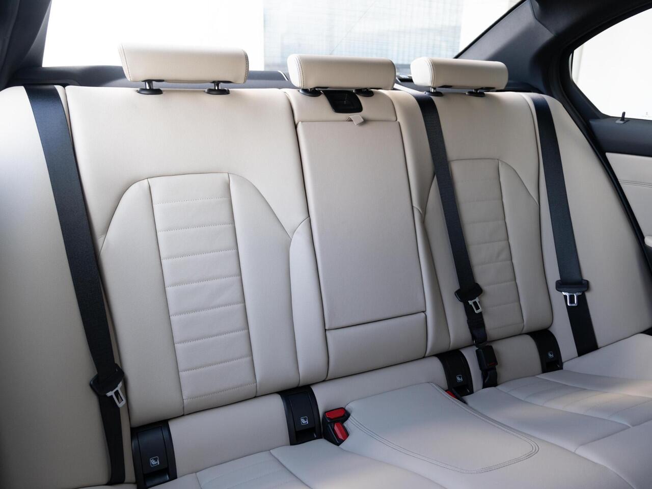 BMW 3-SERIE Sedan 330i M Sportpakket | Comfort Pack