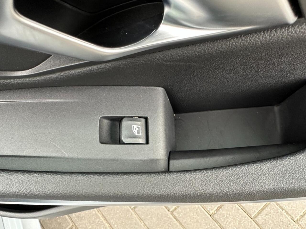 BMW 3-SERIE 320i M-Sport Automaat 184 PK Camera