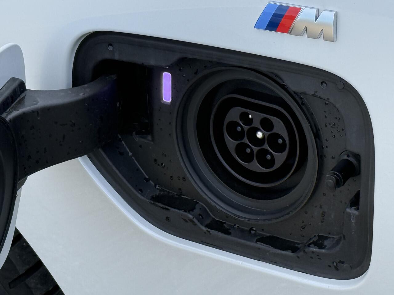 BMW 3-SERIE 330e | NW Model | M-Sport | 18'' | Schuif-/Kanteldak | Camera | Elek. Trekhaak | HiFi