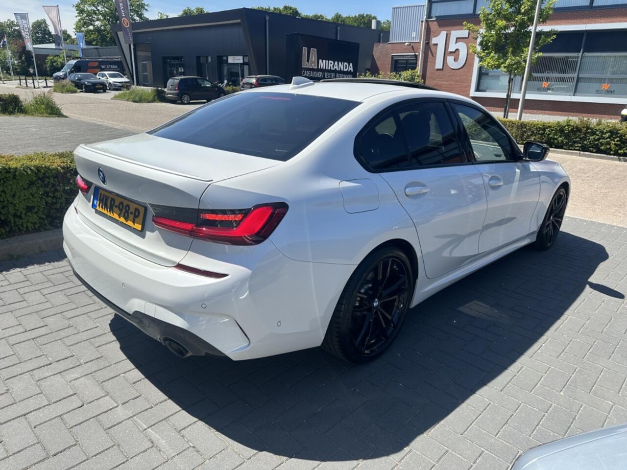 BMW 3-SERIE 318i 2.0 High Exe Dak H&K M-Pakket