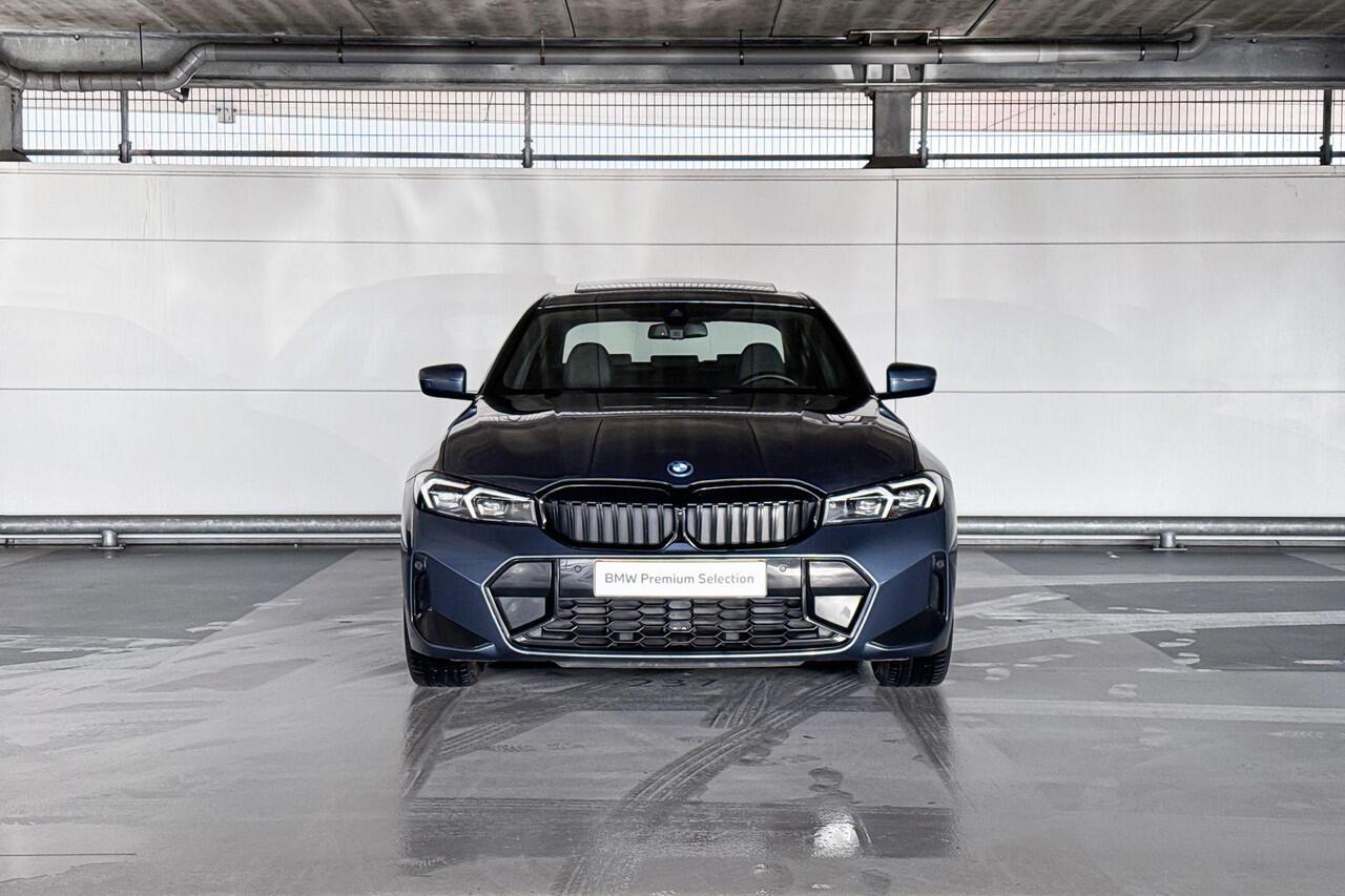 BMW 3-SERIE Sedan 330e