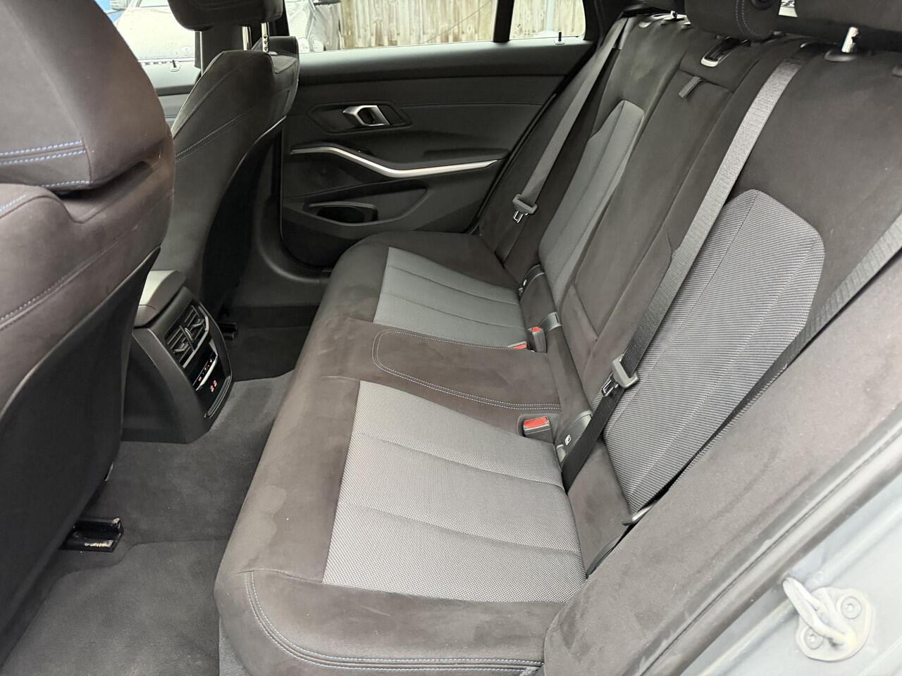 BMW 3-SERIE Touring 330i xDrive M-Sport