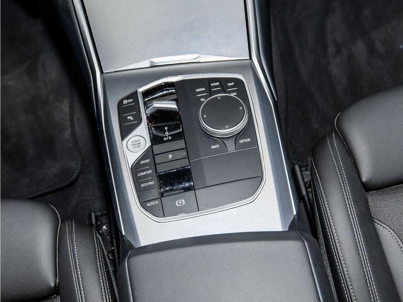 BMW 3-SERIE Touring 320d 190 PK ACC Trekhaak Sportstoelen LED Camera