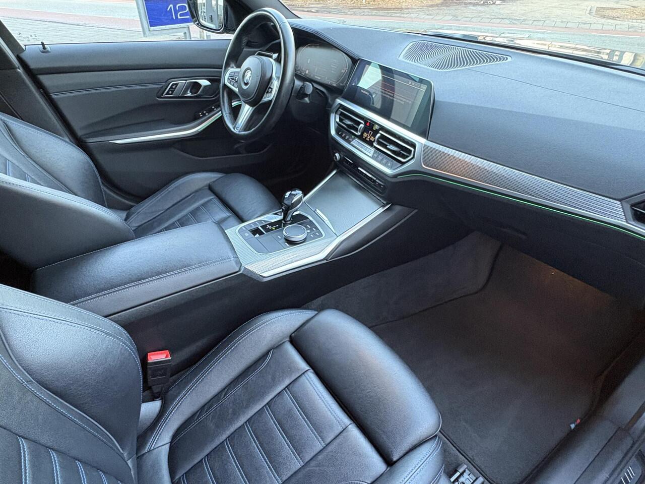 BMW 3-SERIE 320i High Executive M Sport Automaat / 19 Inch / Head-Up display / Active Cruise control / HiFi / Shadow Line