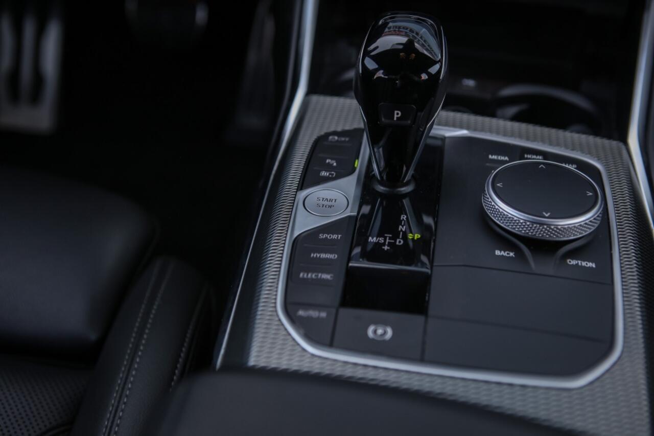 BMW 3-SERIE 330e M Sport | Trekhaak | Achteruitrijcamera | Adaptieve Cruise