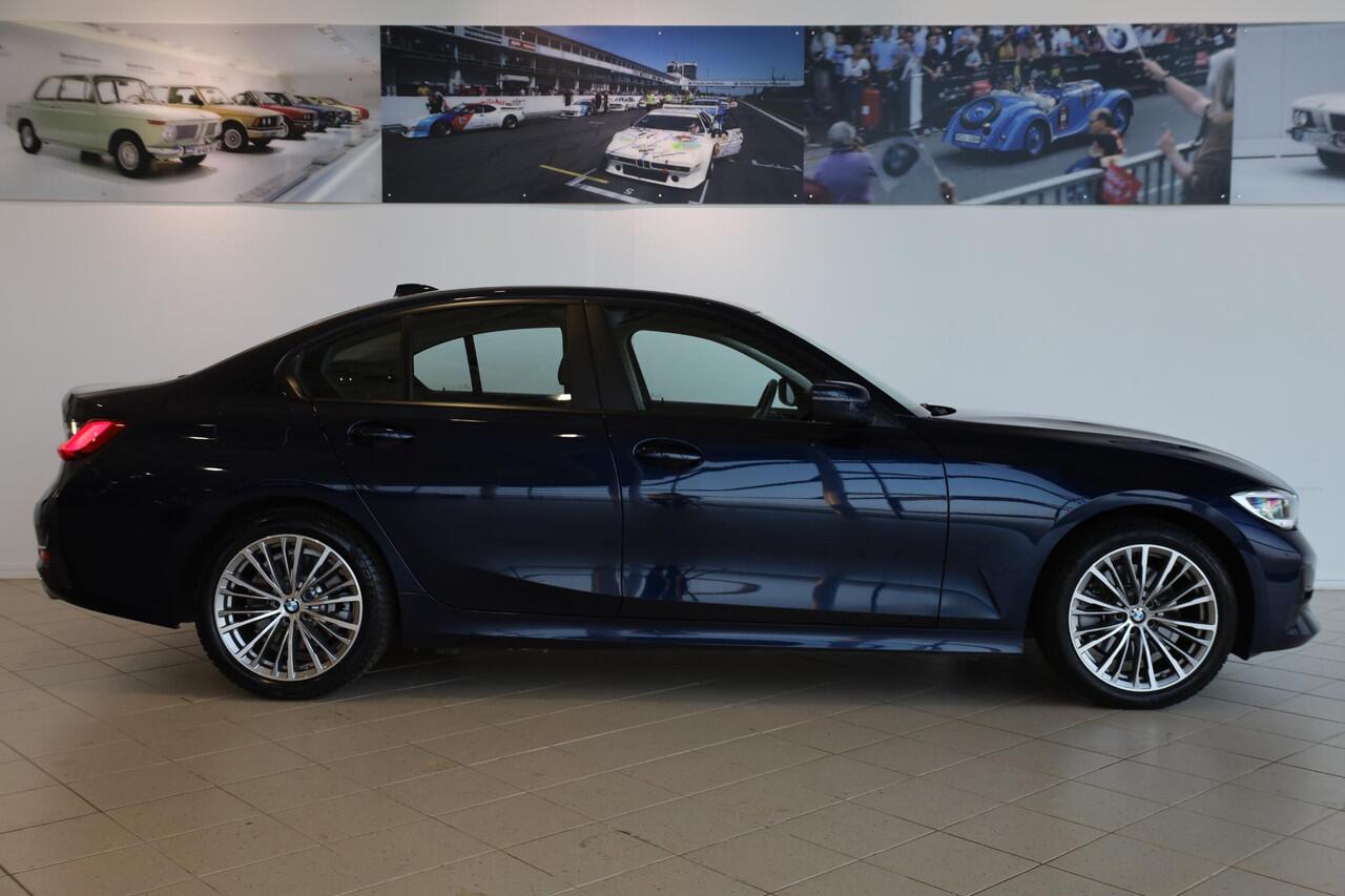 BMW 3-SERIE Sedan 320e | Cruise Control | Stoelverwarming