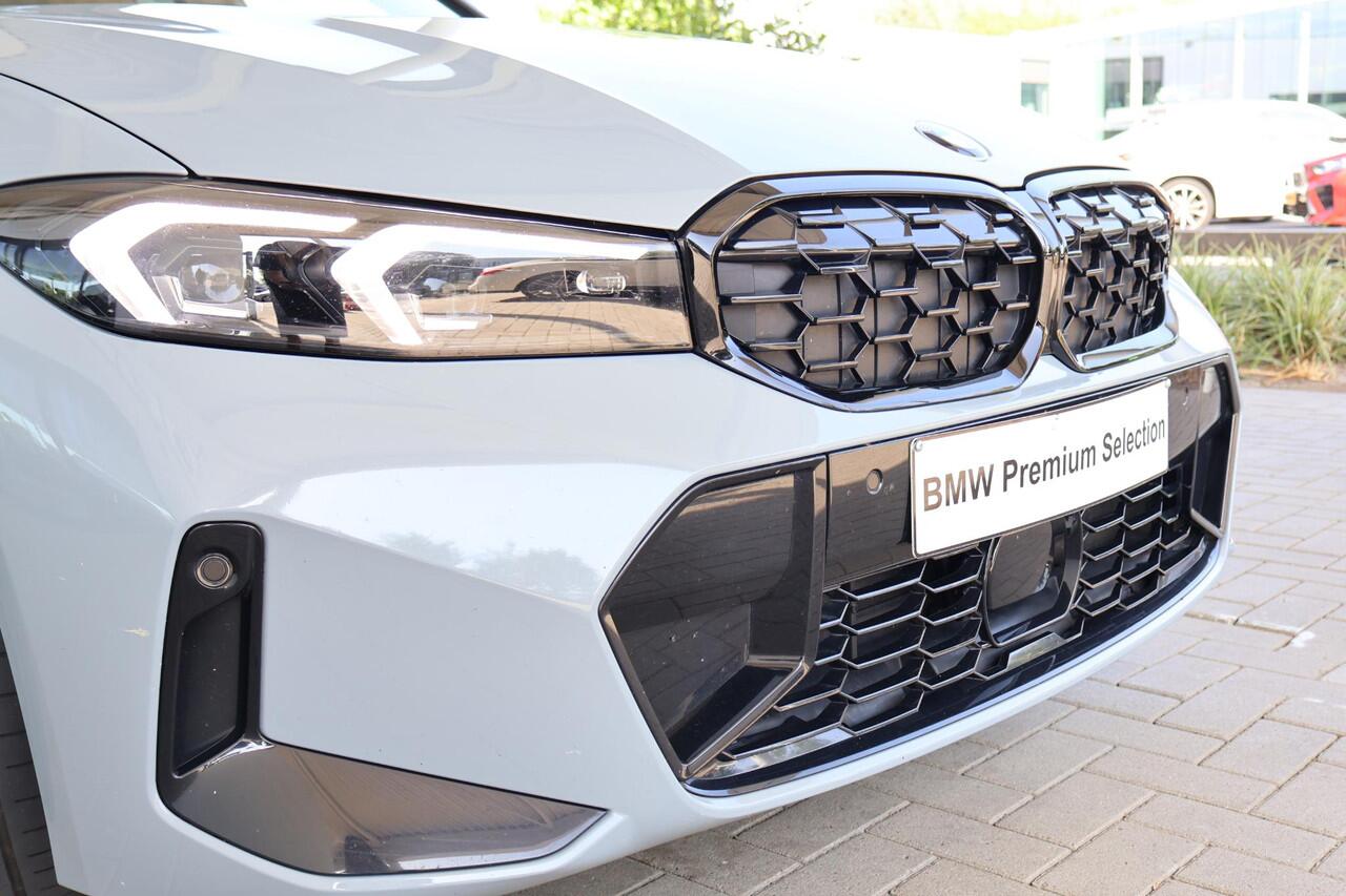 BMW 3-SERIE Touring M340i xDrive M Sportpakket Pro | Innovation Pack | Driving Assistant Professional