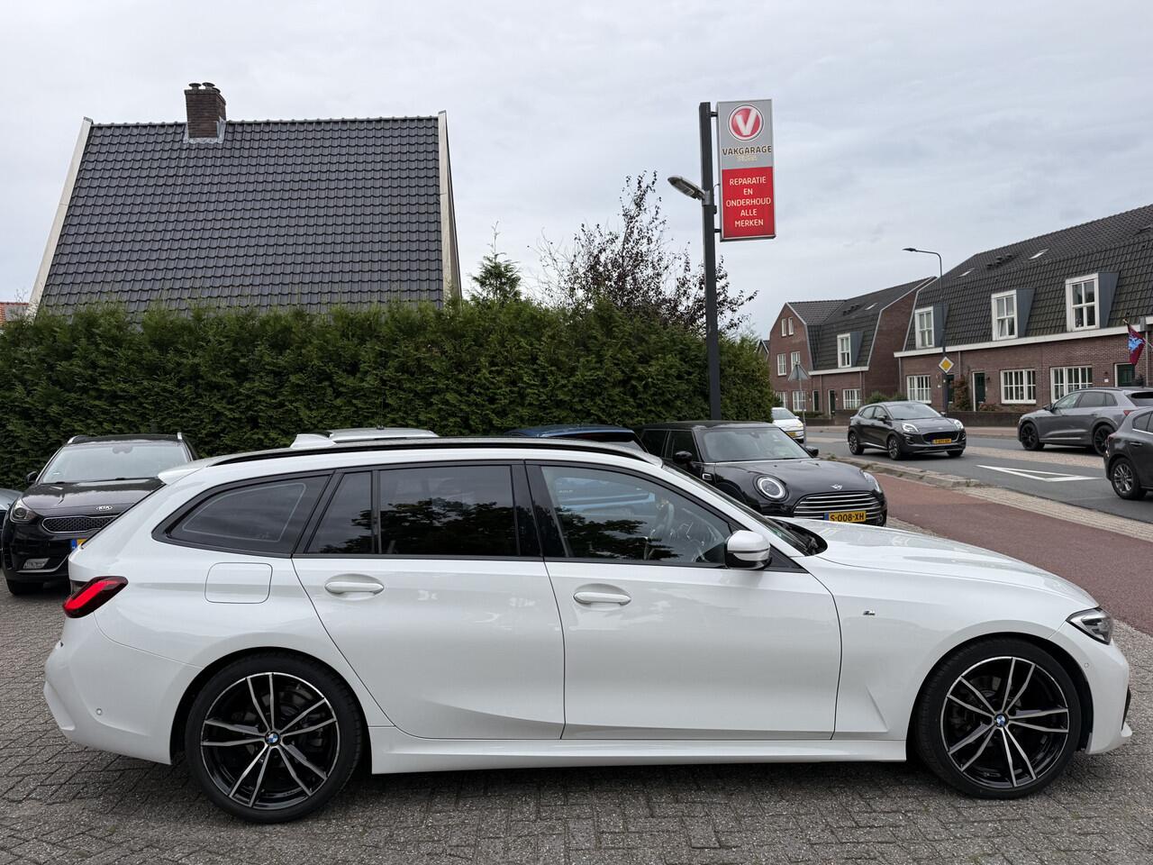 BMW 3-SERIE Touring 318i Executive Edition, 157pk M-Sport | Camera