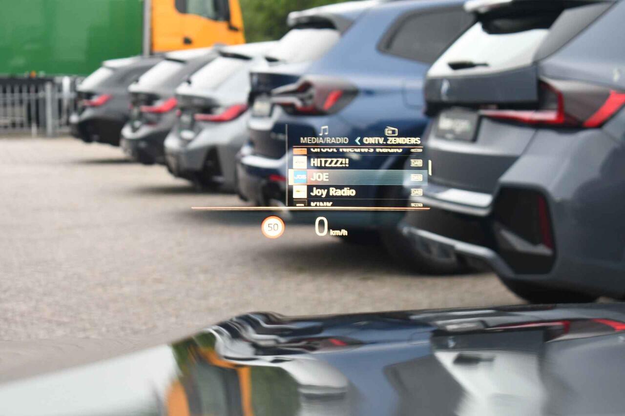 BMW 3-SERIE 330e xDrive M-Sport Pro Pano M-zetels ACC HUD 19inch El-klep