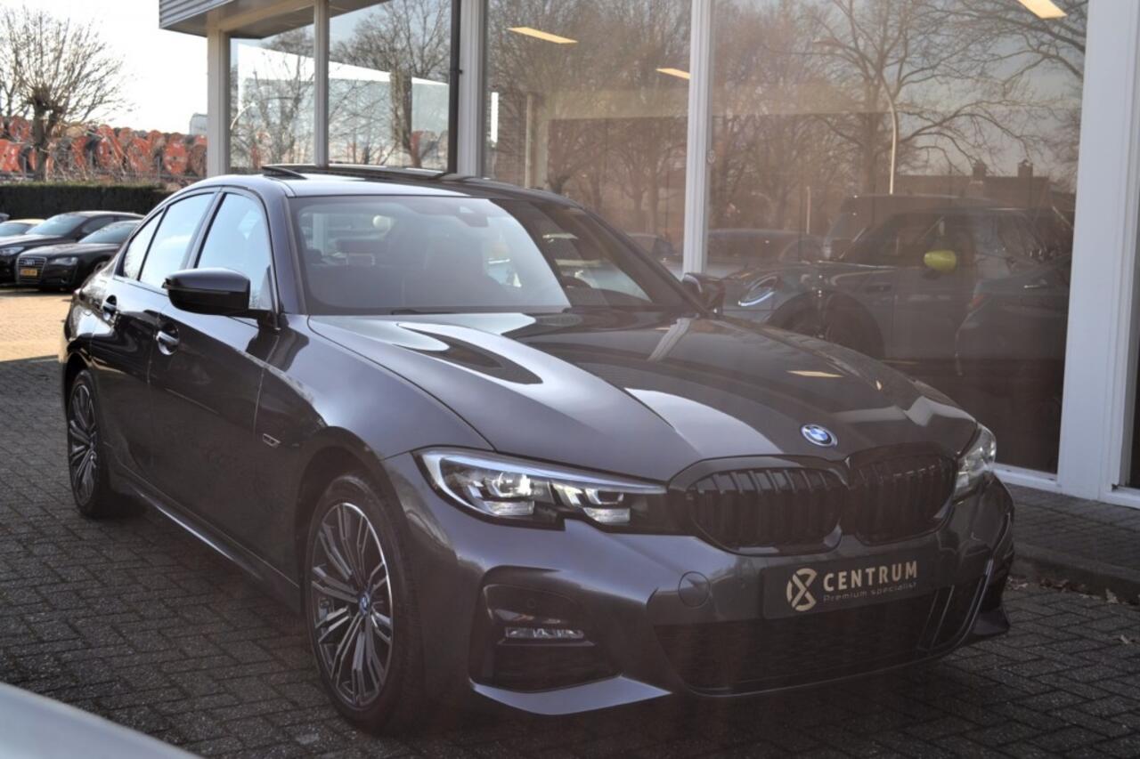 BMW 3-SERIE 320e M-Sport / Pano / Keyless