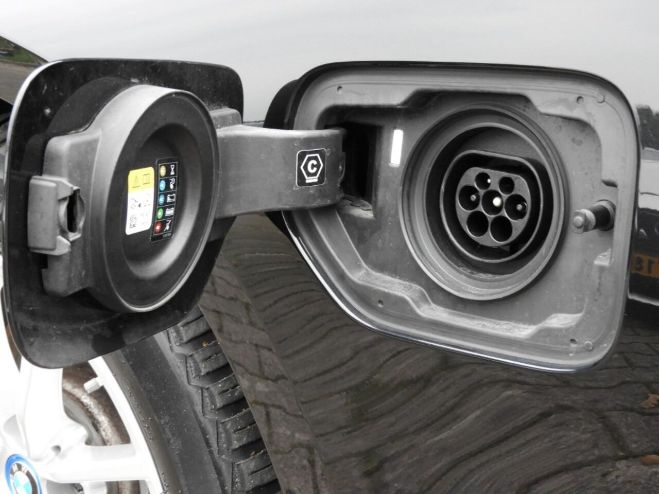 BMW 3-SERIE 320E PLUG-IN HYBRID WIDESCREEN NIEUW MODEL