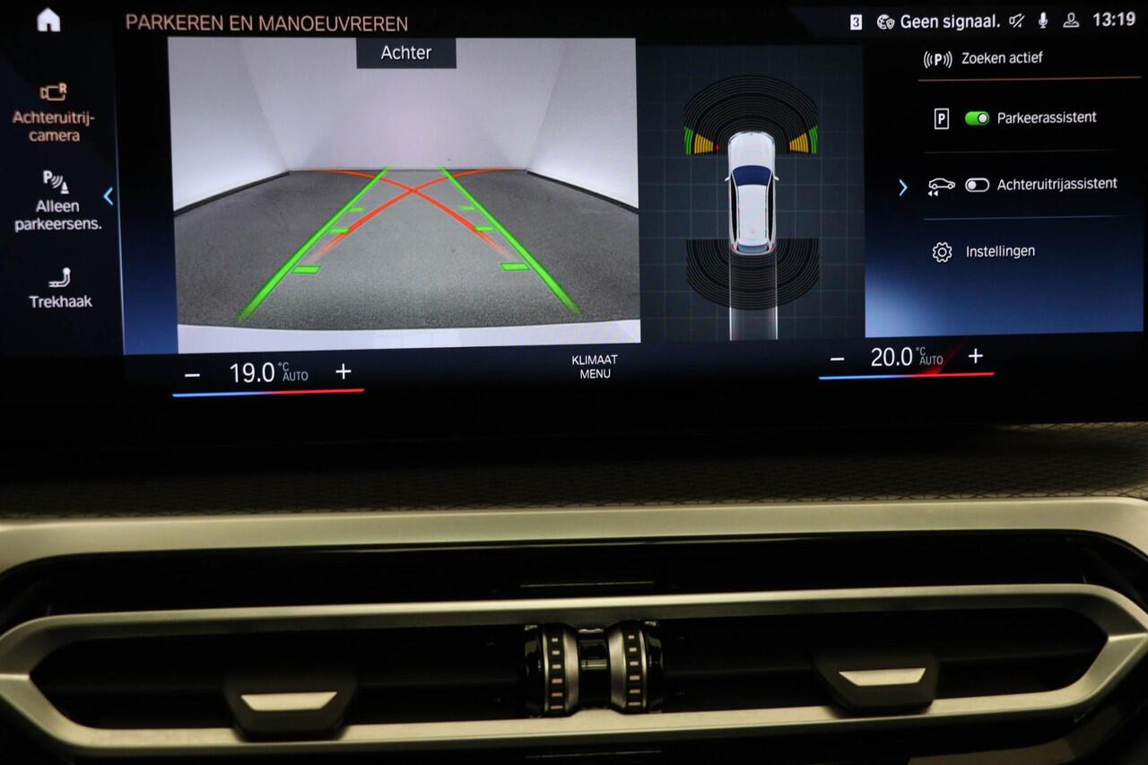 BMW 3-SERIE Touring 320i M-Sport | PANORAMADAK | ENTERTAINMENT / COMFORT / TREKHAAK