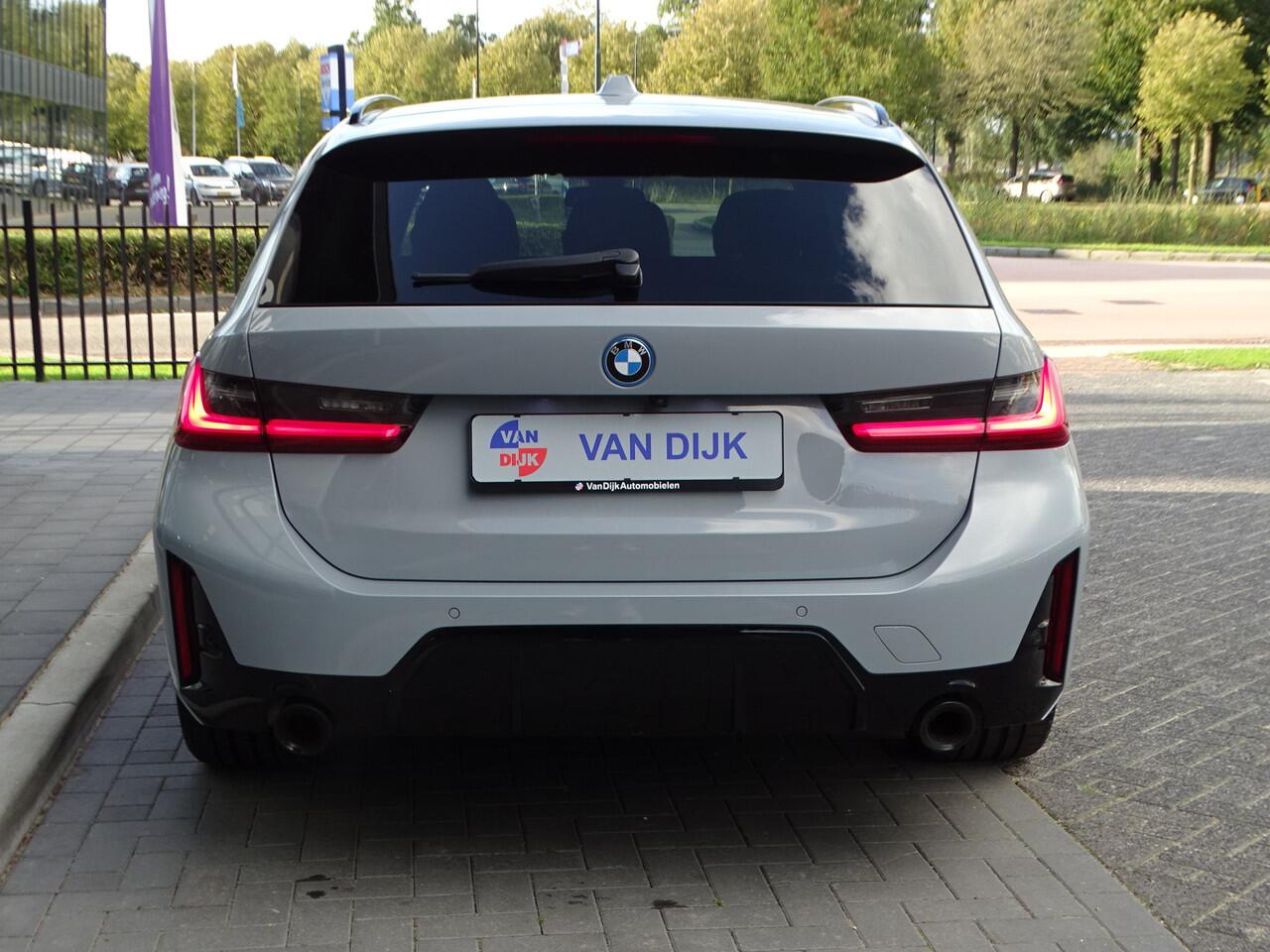 BMW 3-SERIE 330e Touring M Sportpakket Elek.Sportstoelen Driv.Ass. Active Cruis control HiFi Ada.Led 20'' LM Velgen