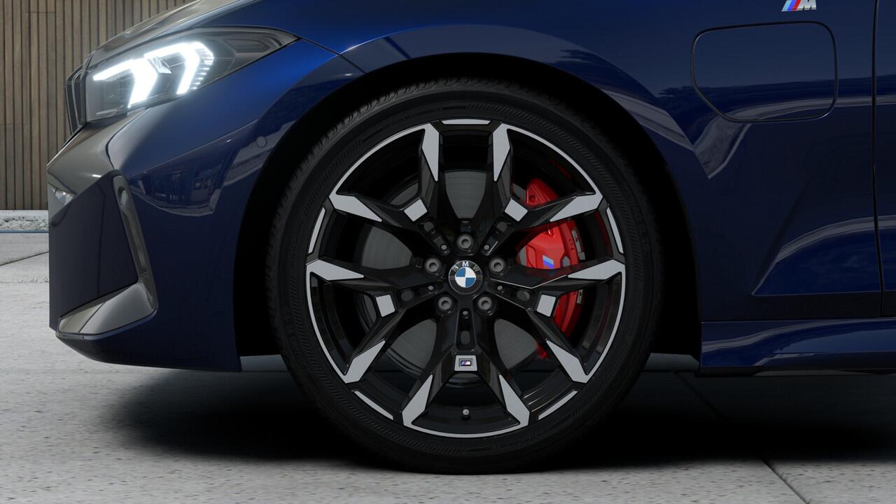 BMW 3-SERIE Touring 330e High Executive M Sport Automaat / Panoramadak / Trekhaak / Sportstoelen / Adaptieve LED / Active Cruise Control / Parking Assistant Plus / Comfort Access