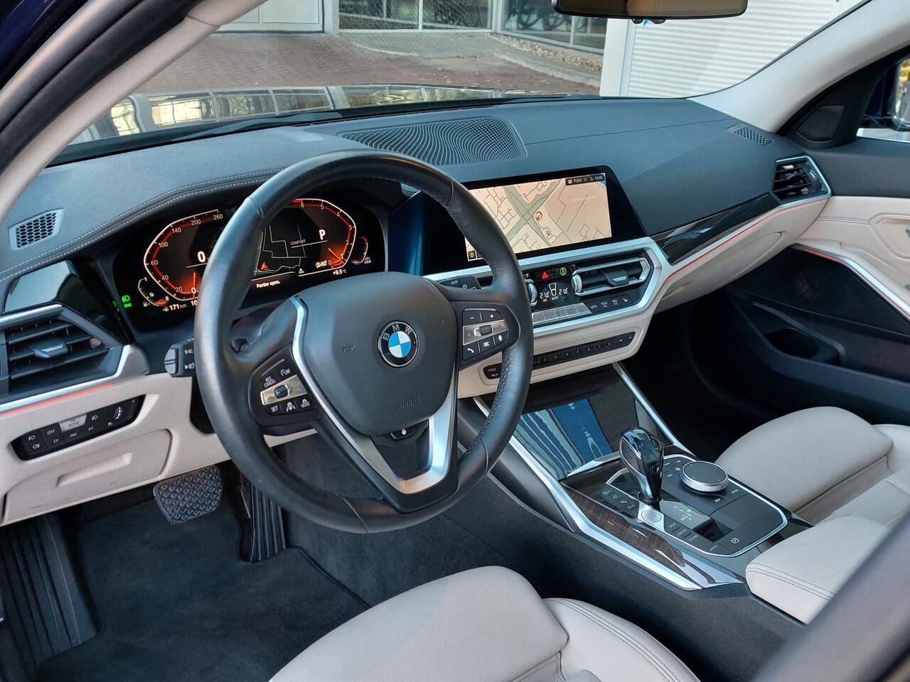 BMW 3-SERIE Touring 320i 184pk Automaat High Executive Individual | Origineel NL | Navi | Apple Carplay | Adap.Cruise | Leder+Verwarmd | Dodehoek+Rijstrooksensor | Pdc V+A+Assist+360 Camera | Privacy Glass
