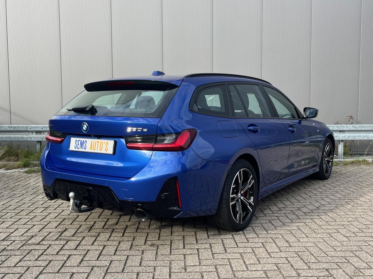 BMW 3-SERIE Touring 330e xDrive M-Sport Pano / Trekhaak / Sfeerverlichting