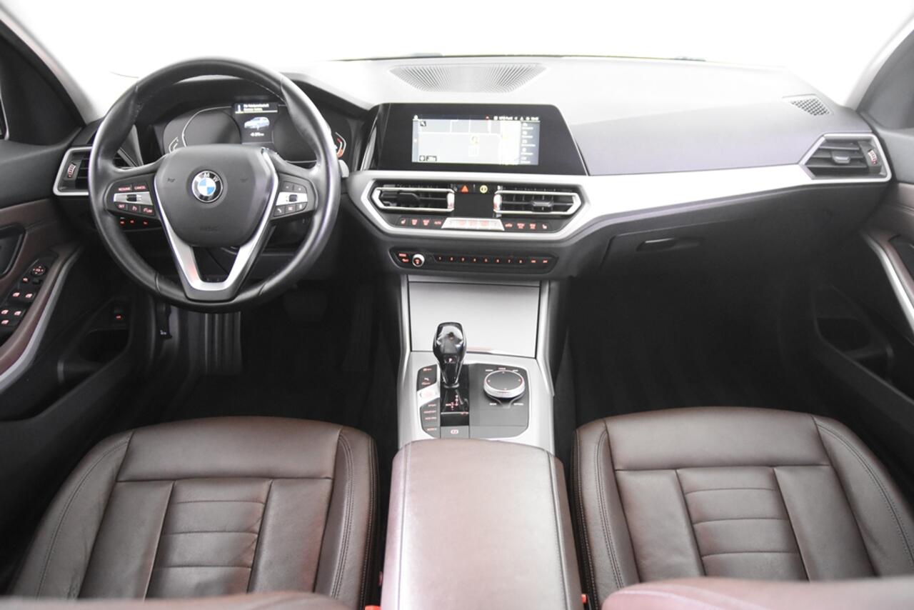 BMW 3-SERIE 320i Touring *1ste Eigenaar*Leer*Navigatie*Trekhaak*