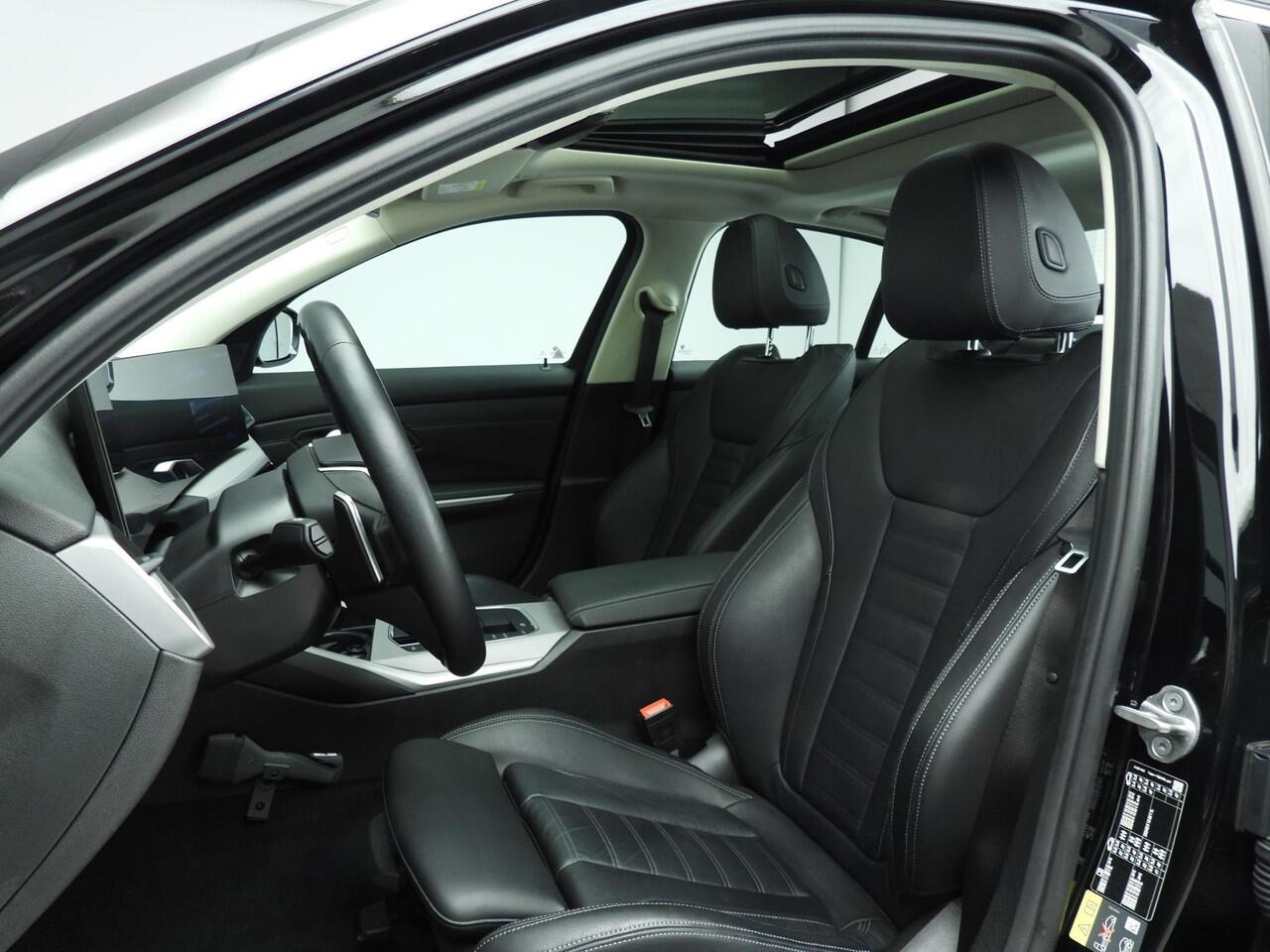 BMW 3-SERIE Sedan 330e | LED | Leder | Navigatie | Active cruise | Schuifdak | DAB | Hifi speakers | Alu 17 inch