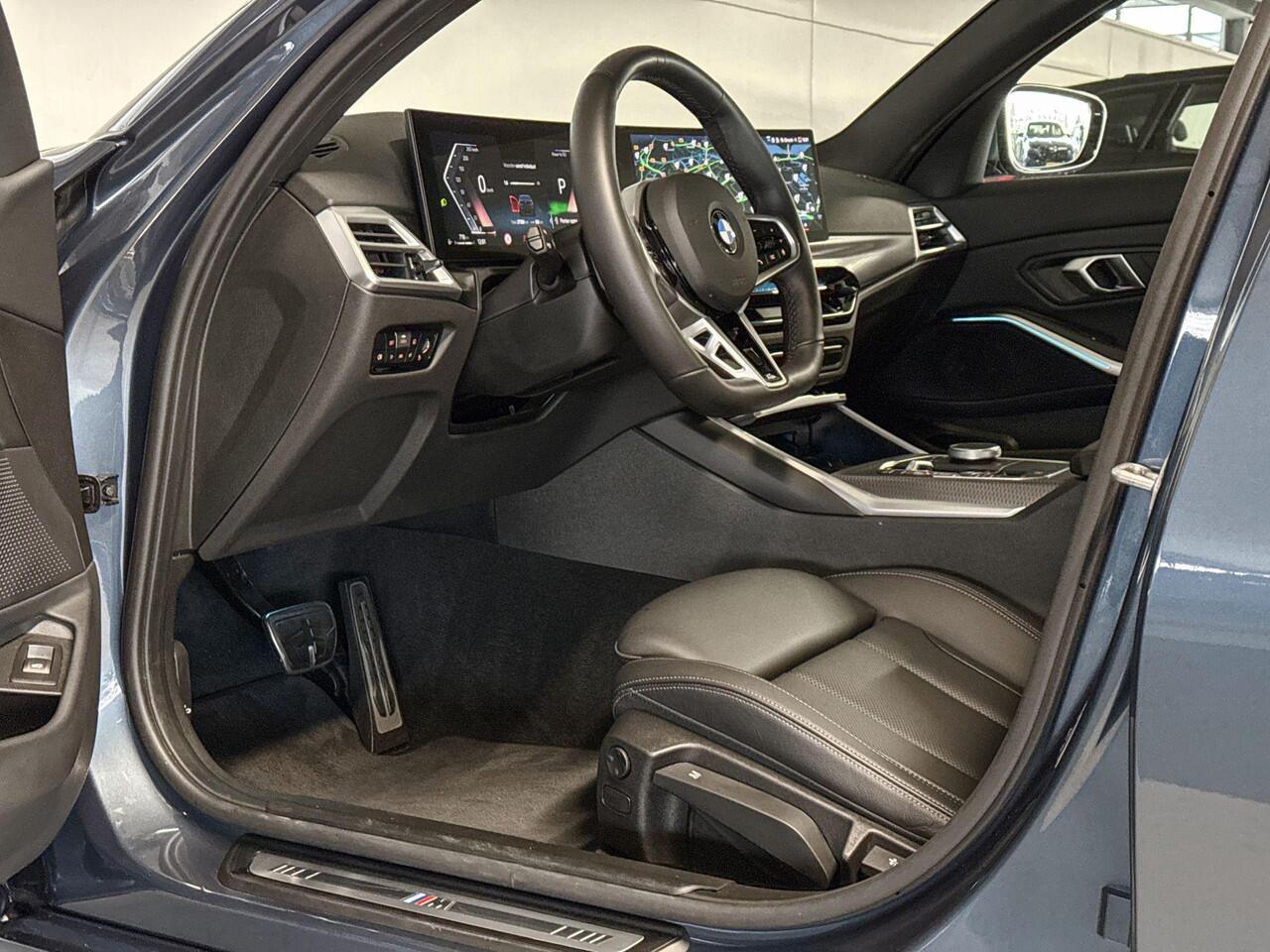 BMW 3-SERIE Sedan 330i xDrive