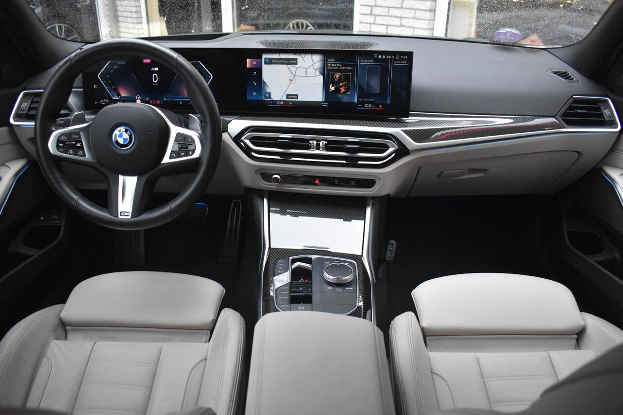 BMW 3-SERIE 320e M-Sport ACC Head Up Elc Stoelen Leder Camera