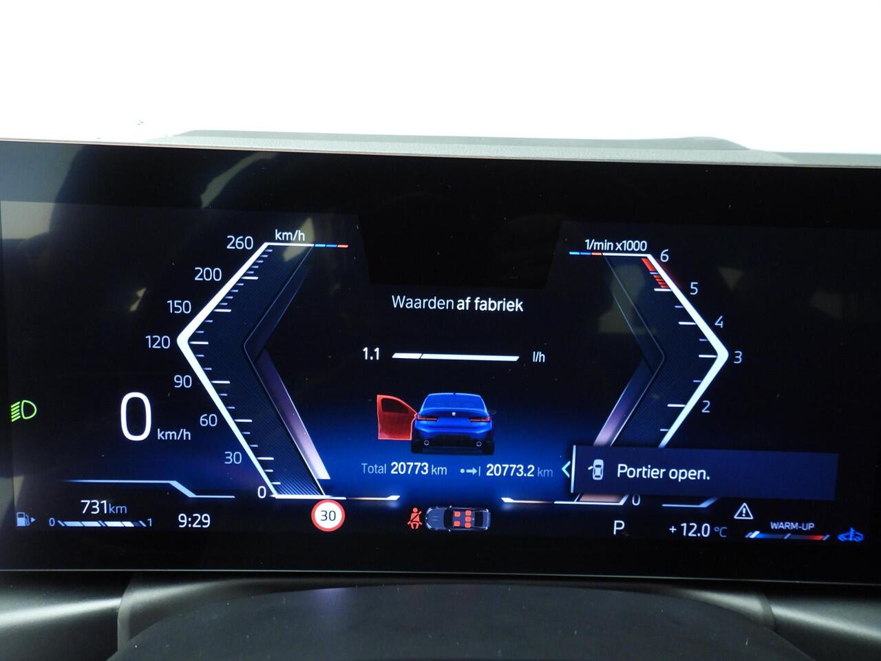 BMW 3-SERIE Sedan 330d xDrive | M-Sportpakket | LED | HUD | Schuifdak | Elektr. zetels | Sportstoelen | DAB | Hifi speakers | Alu 18 inch